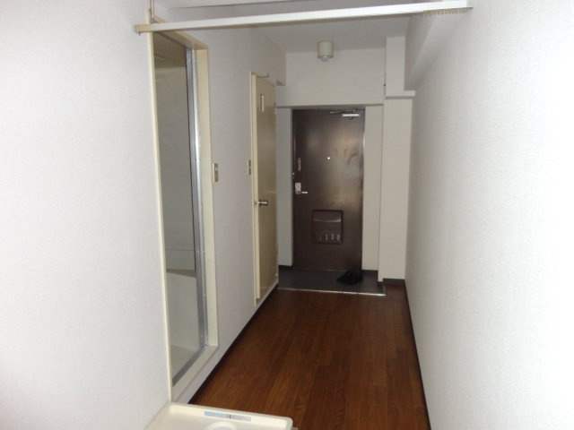 ヤマセンビルの玄関