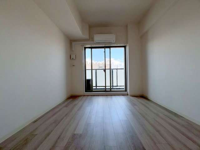 スプランディッド新大阪WESTの内装