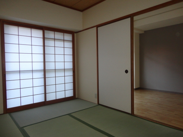 アーバンハイム郡山の居間・リビング