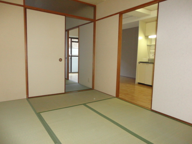 アーバンハイム郡山の居間・リビング