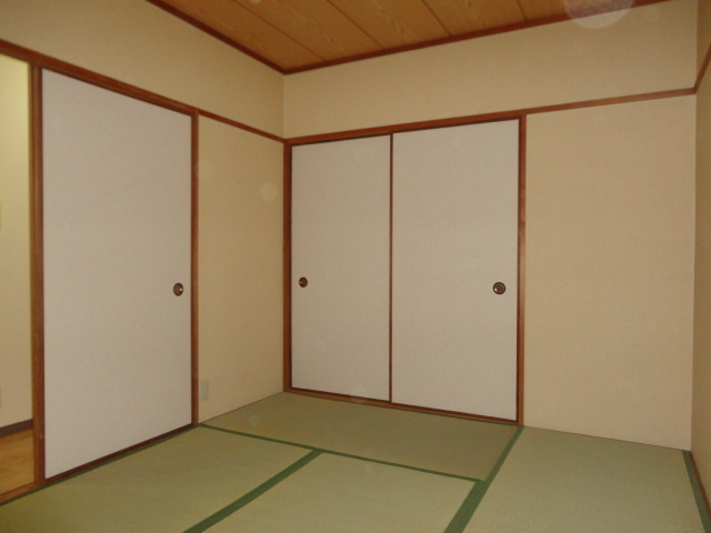 アーバンハイム郡山の居間・リビング