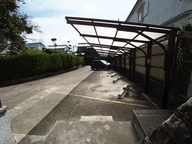信貴マンションの駐車場