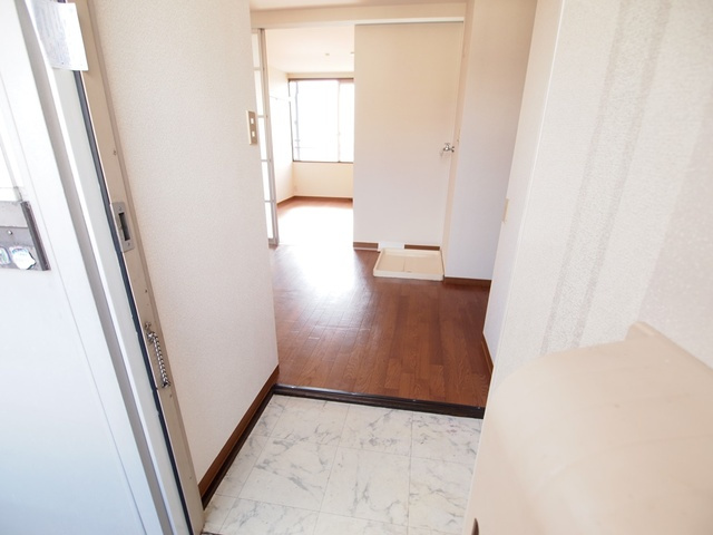 稲葉ハイツ1の玄関