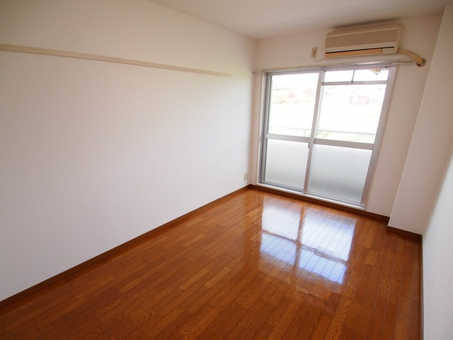 ラポール3の居間・リビング