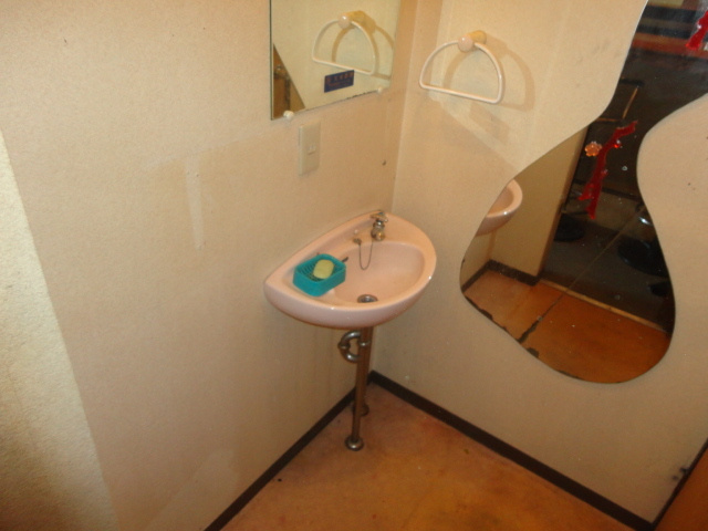 生駒郡斑鳩町興留９丁目の店舗一部の内装