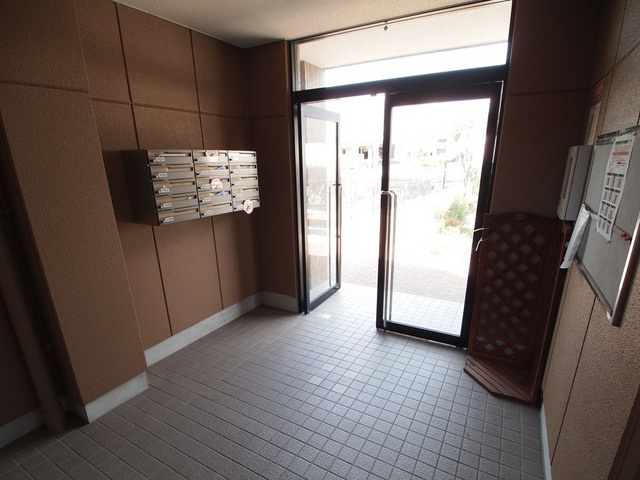 ラ・ポーラ滝川1のエントランス