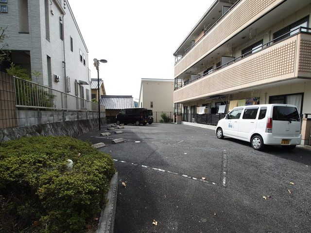 グランリヴィエールの駐車場