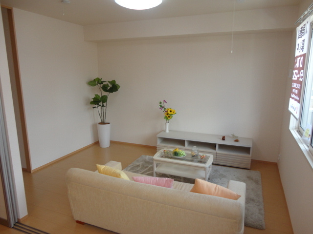 ヴォラーレの居間・リビング