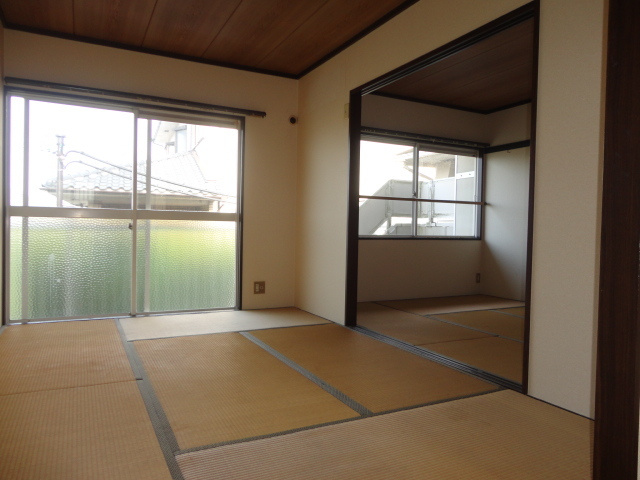 ハイツアノンの居間・リビング