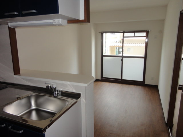 ヤマセン2番館の居間・リビング