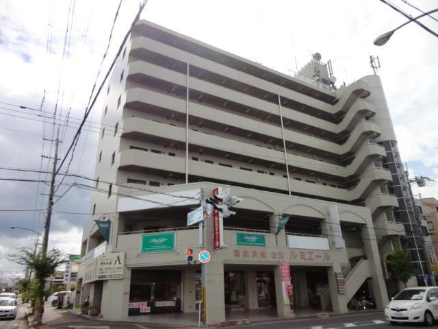 北葛城郡河合町星和台２丁目の店舗一部の外観