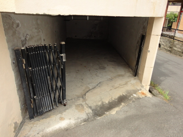 米山台1丁目戸建の駐車場