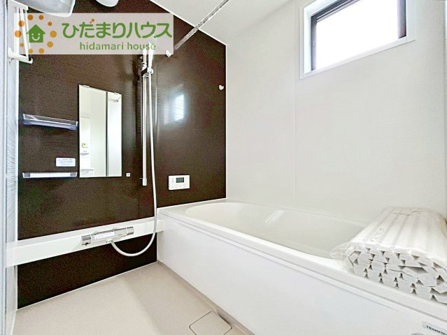 【浴室】 | つくばみらい市筒戸　新築戸建　No.2 | 清潔感のある浴室は自分一人のリラックス空間を演出してくれます。もちろんお子様と一緒でも十分な広さがあり快適です(^^♪