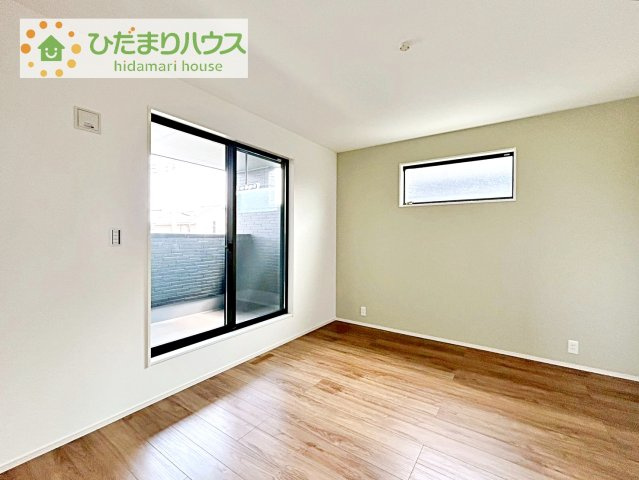 【寝室】 | つくばみらい市筒戸　新築戸建　No.2 | バルコニーに面していて、たっぷり光りの入る明るい主寝室です！