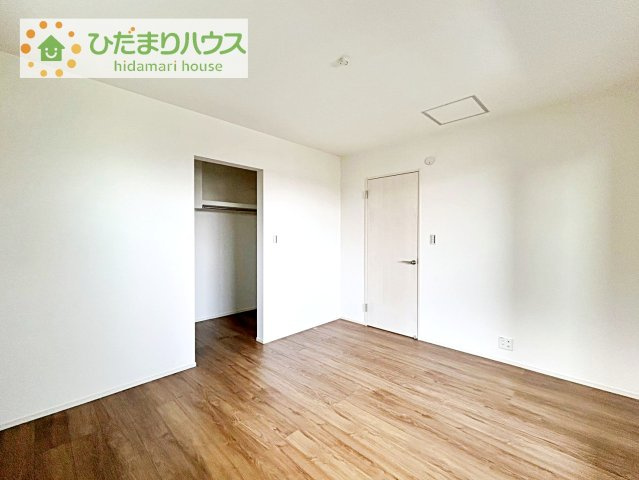 【寝室】 | つくばみらい市筒戸　新築戸建　No.2 | ゆとりのある主寝室！ご家族全員で寝れちゃいます♪