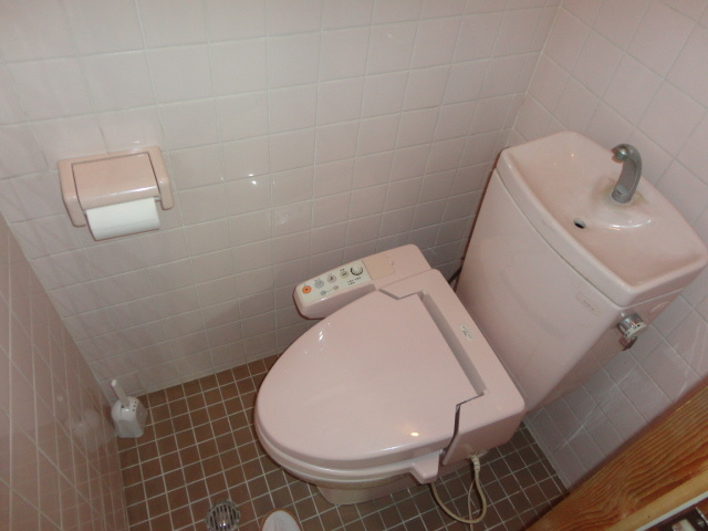 生駒郡斑鳩町龍田３丁目の一戸建てのトイレ