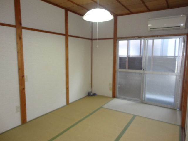 生駒郡斑鳩町龍田３丁目の一戸建ての居間・リビング