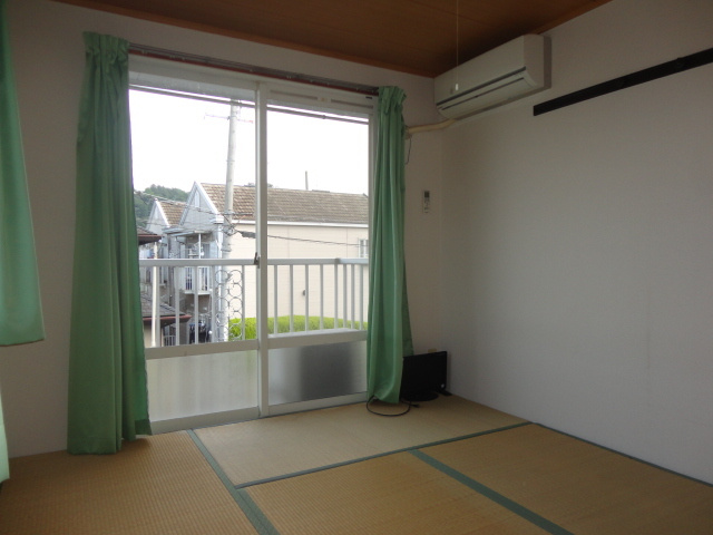 メゾンアンの居間・リビング