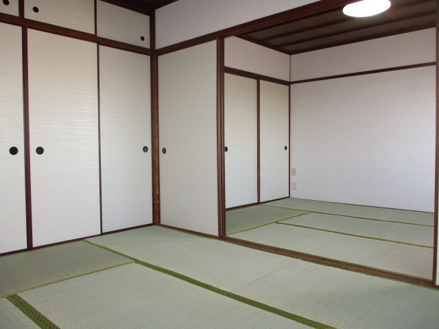 松井マンションの寝室