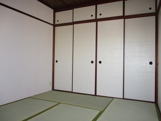 松井マンションの寝室