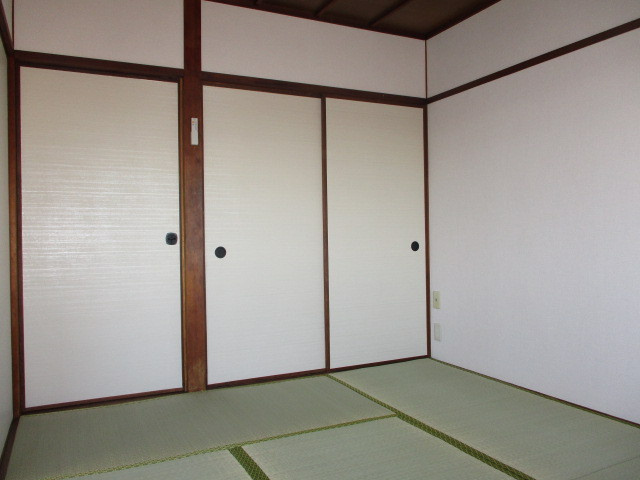 松井マンションの居間・リビング