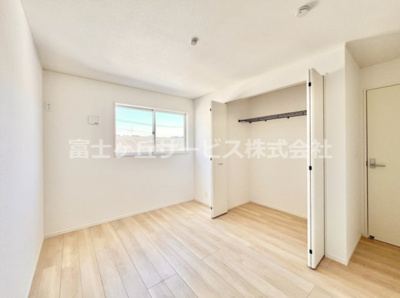 【洋室】 | 沼津市沢田町 新築一戸建て 2号棟 | 6.5帖の洋室です