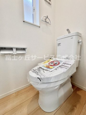 【トイレ】 | 沼津市沢田町 新築一戸建て 2号棟 | 2Fのトイレです