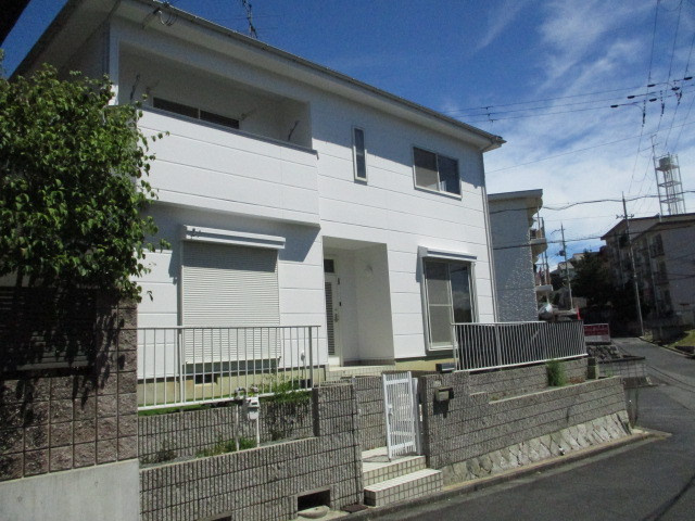 生駒郡三郷町立野南３丁目の一戸建ての外観