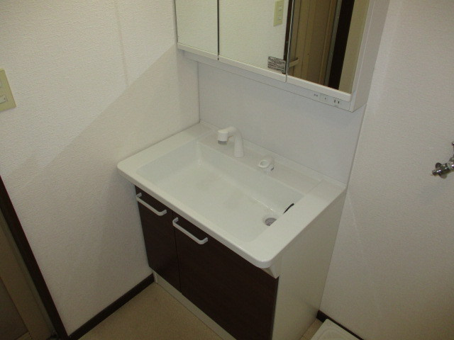 生駒郡三郷町立野南３丁目の一戸建ての洗面所