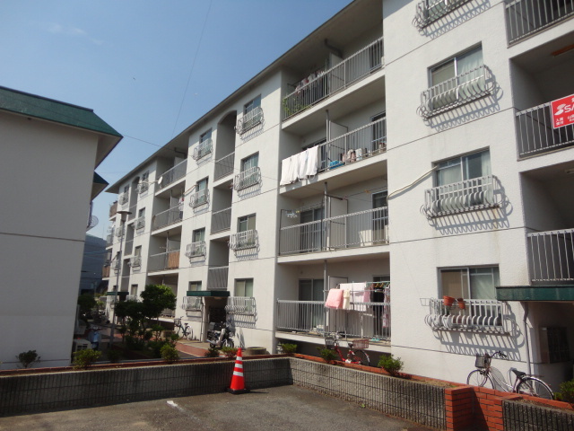 シャトーケンジの外観