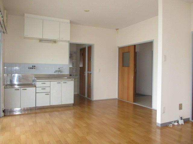 シャトーケンジの居間・リビング