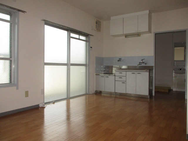 シャトーケンジの居間・リビング