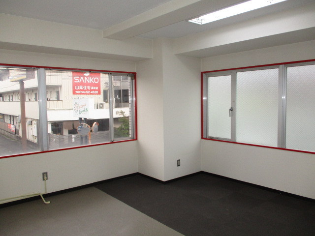 大和高田市神楽２丁目の店舗事務所の内装