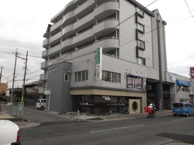 大和高田市神楽２丁目の店舗事務所の外観