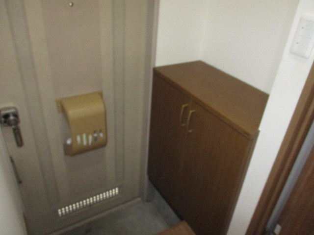 アーバン西大和1号の玄関