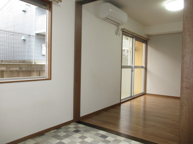 アーバン西大和1号の居間・リビング