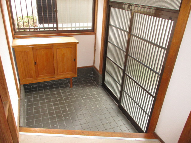 大和郡山市九条町の一戸建ての玄関