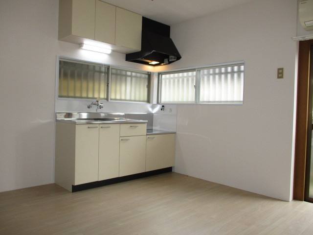 大和郡山市九条町の一戸建てのキッチン