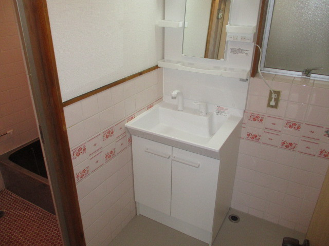 大和郡山市九条町の一戸建ての洗面所