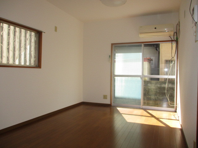 北葛城郡王寺町畠田５丁目の一戸建ての寝室