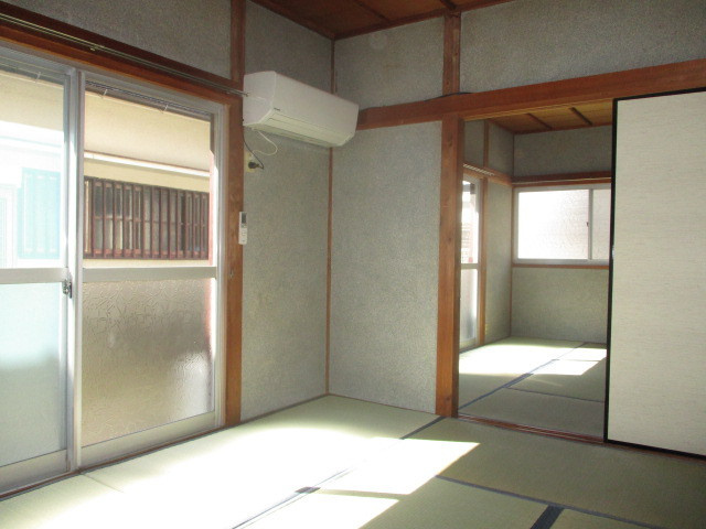 北葛城郡王寺町畠田５丁目の一戸建ての居間・リビング