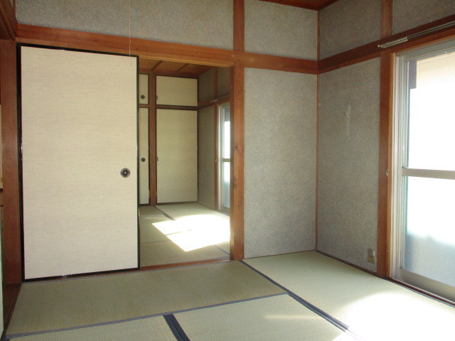 北葛城郡王寺町畠田５丁目の一戸建ての居間・リビング