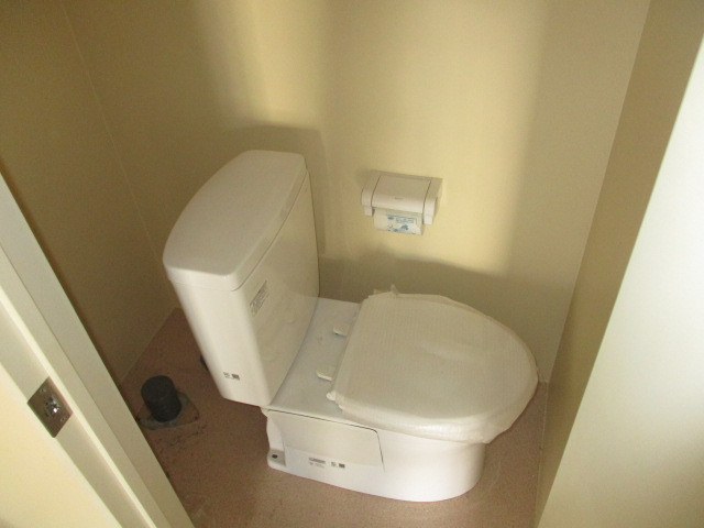 北葛城郡王寺町畠田４丁目の店舗事務所のトイレ