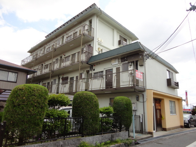 寿マンションの外観