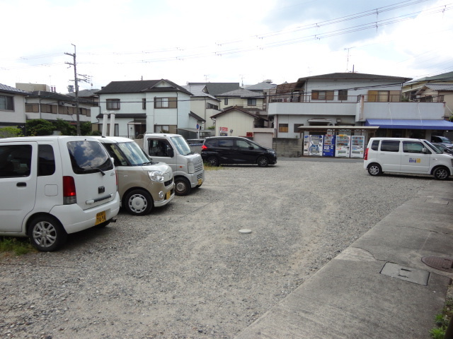 寿マンションの駐車場
