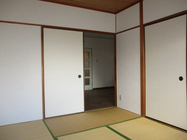 法隆寺マンションの居間・リビング