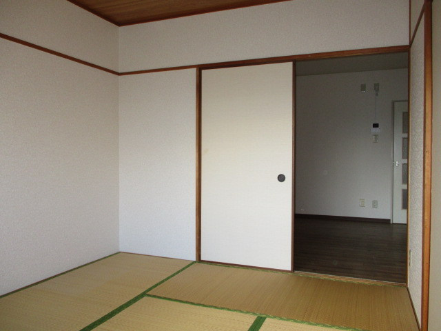 法隆寺マンションの居間・リビング