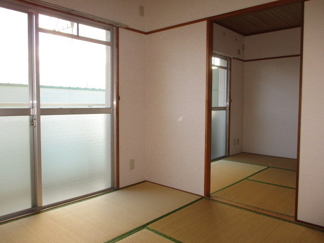 法隆寺マンションの居間・リビング