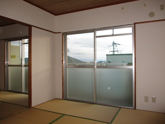 法隆寺マンションの居間・リビング