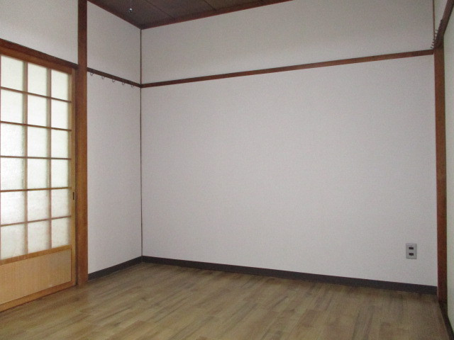 松井マンション2号棟の居間・リビング